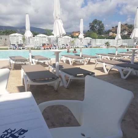 All'Ombra Del Noce B&B Catona Di Reggio Calabria Exterior photo