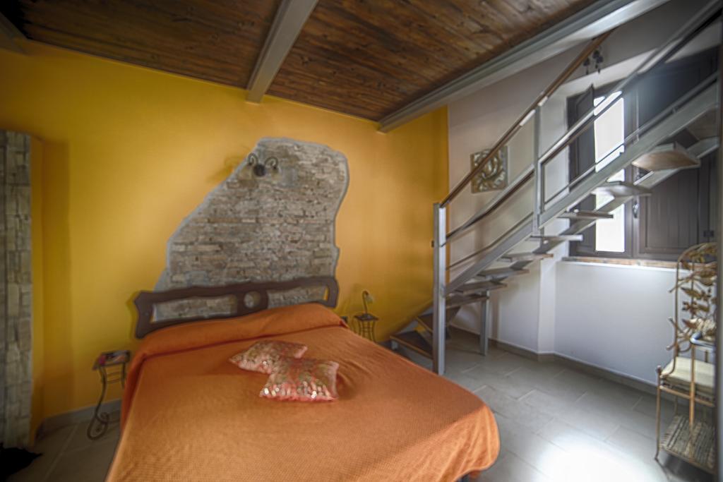 All'Ombra Del Noce B&B Catona Di Reggio Calabria Room photo