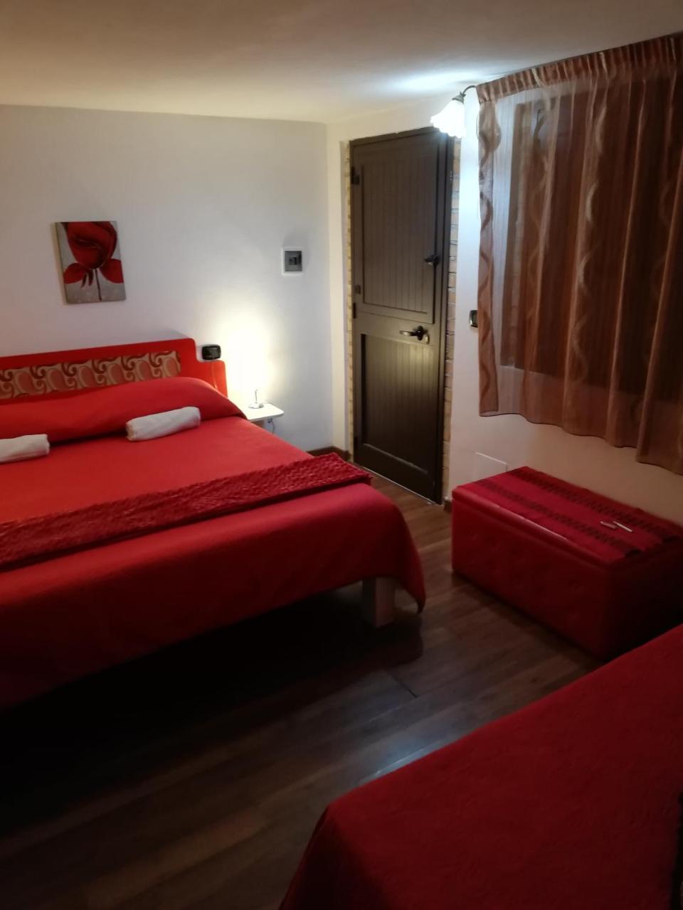 All'Ombra Del Noce B&B Catona Di Reggio Calabria Room photo