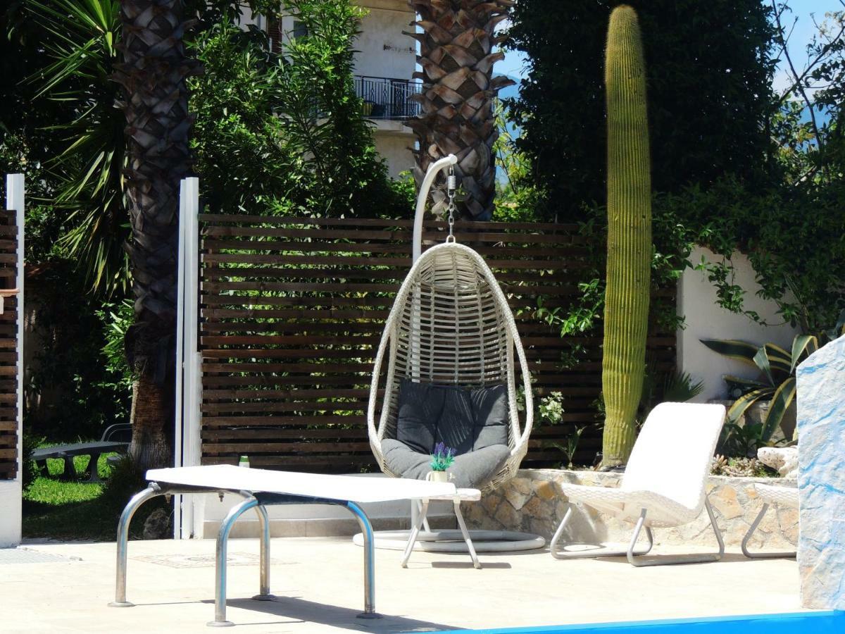 All'Ombra Del Noce B&B Catona Di Reggio Calabria Exterior photo