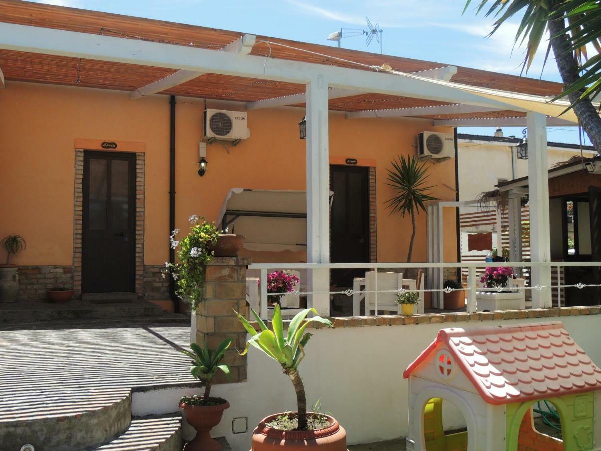 All'Ombra Del Noce B&B Catona Di Reggio Calabria Exterior photo