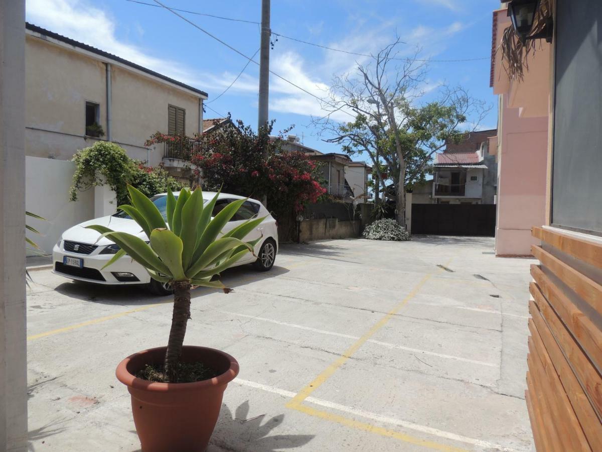 All'Ombra Del Noce B&B Catona Di Reggio Calabria Exterior photo