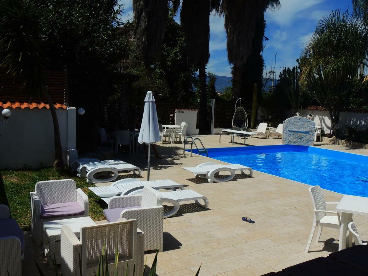 All'Ombra Del Noce B&B Catona Di Reggio Calabria Exterior photo